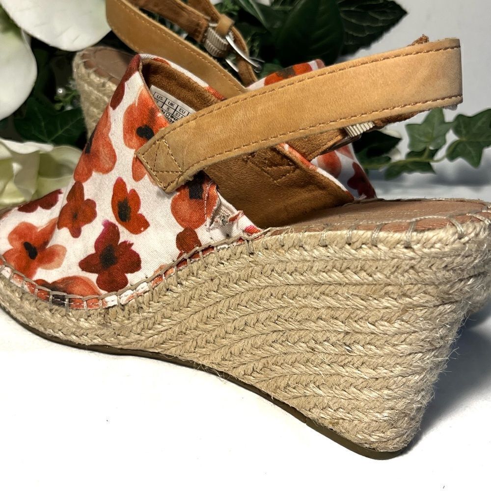 Toms Poppy Monica Wedge  (Size 7) - Picture 6 of 10
